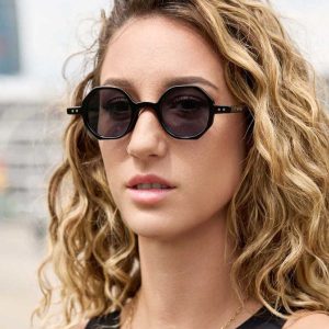B.Poly Shades