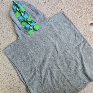 Poncho Towel: Splash grey