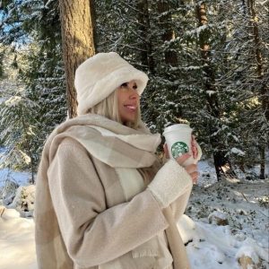 Bucket Hat: Fur White