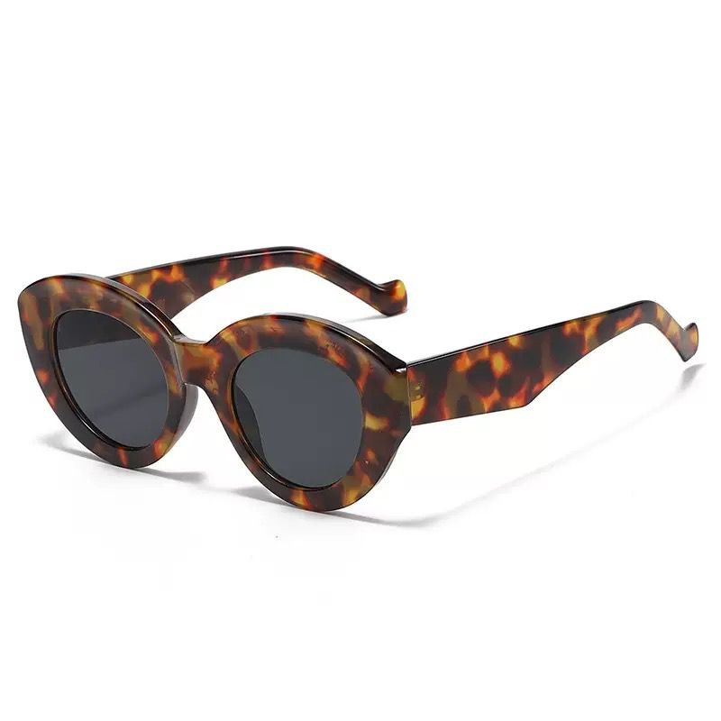 A A . Zola Sunglasses - Image 4